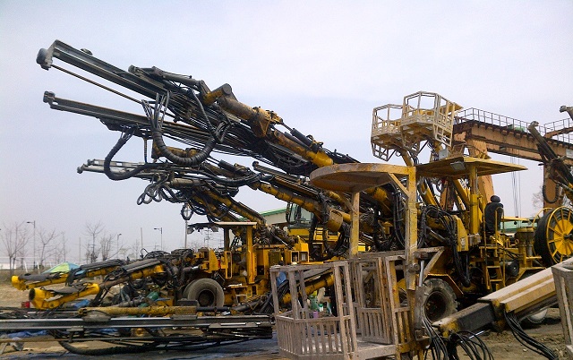 Jumbo Drill with COP1838 Drifter